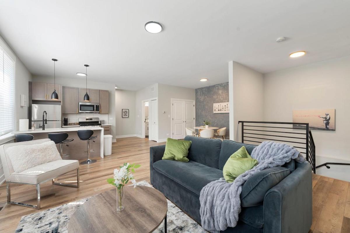 2 Bed & 3 Bath Chicago Condo المظهر الخارجي الصورة