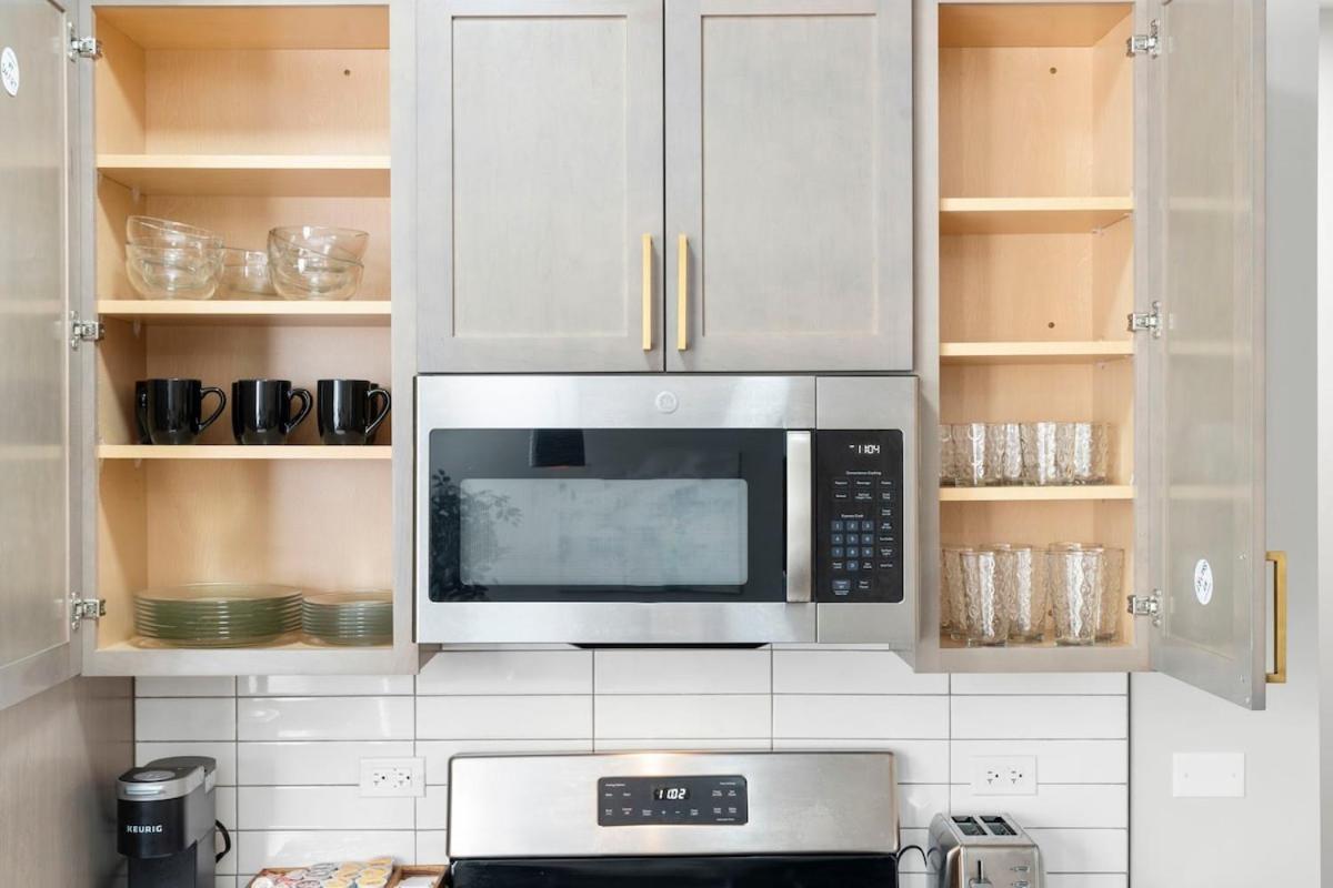 2 Bed & 3 Bath Chicago Condo المظهر الخارجي الصورة